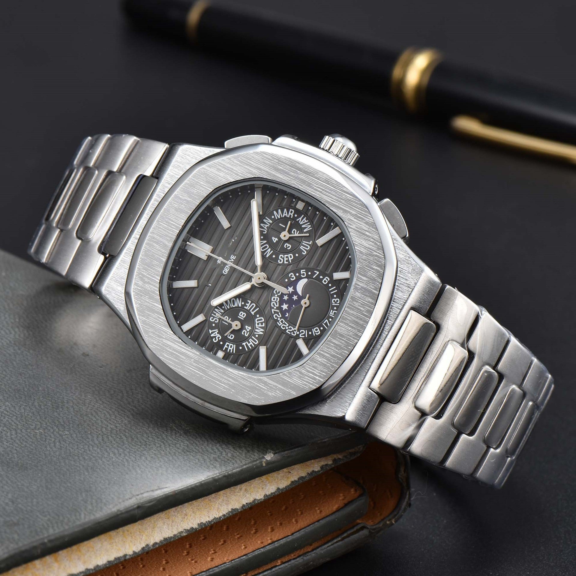 Fashionable Six-Pong Steel-Strap Business-Style Nautilus Mens Watch