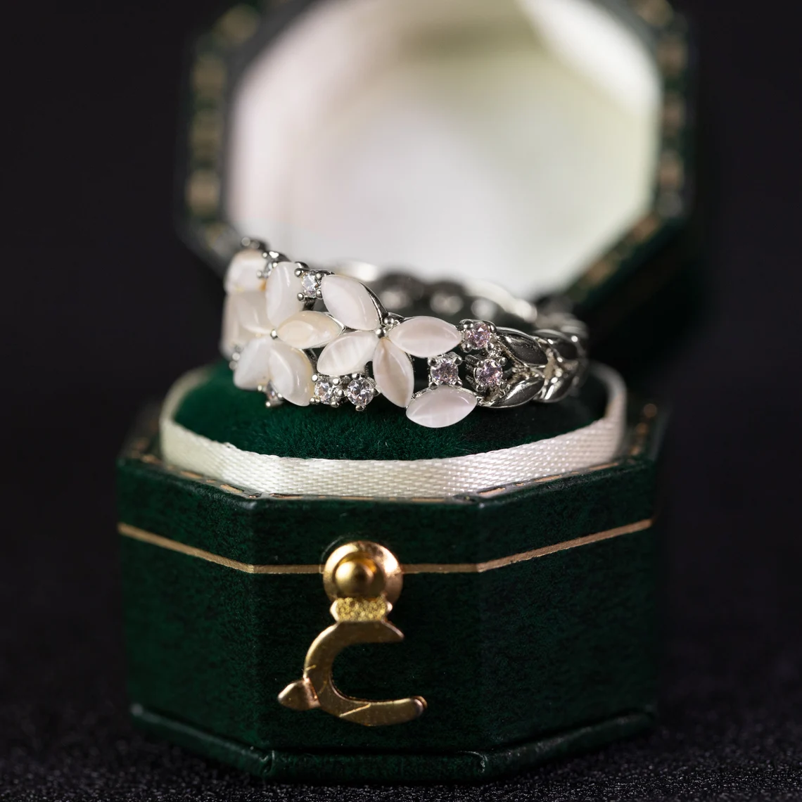 Bande florale de mariage pour les femmes Or 18K 14K S925 Silver Diamond Ring