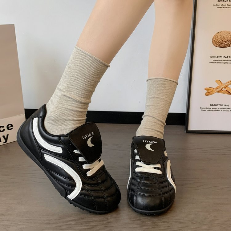 Femmes Retro Soccer Style Sneakers Plier sur la langue Lune cousu pointillé supérieur Contraste St