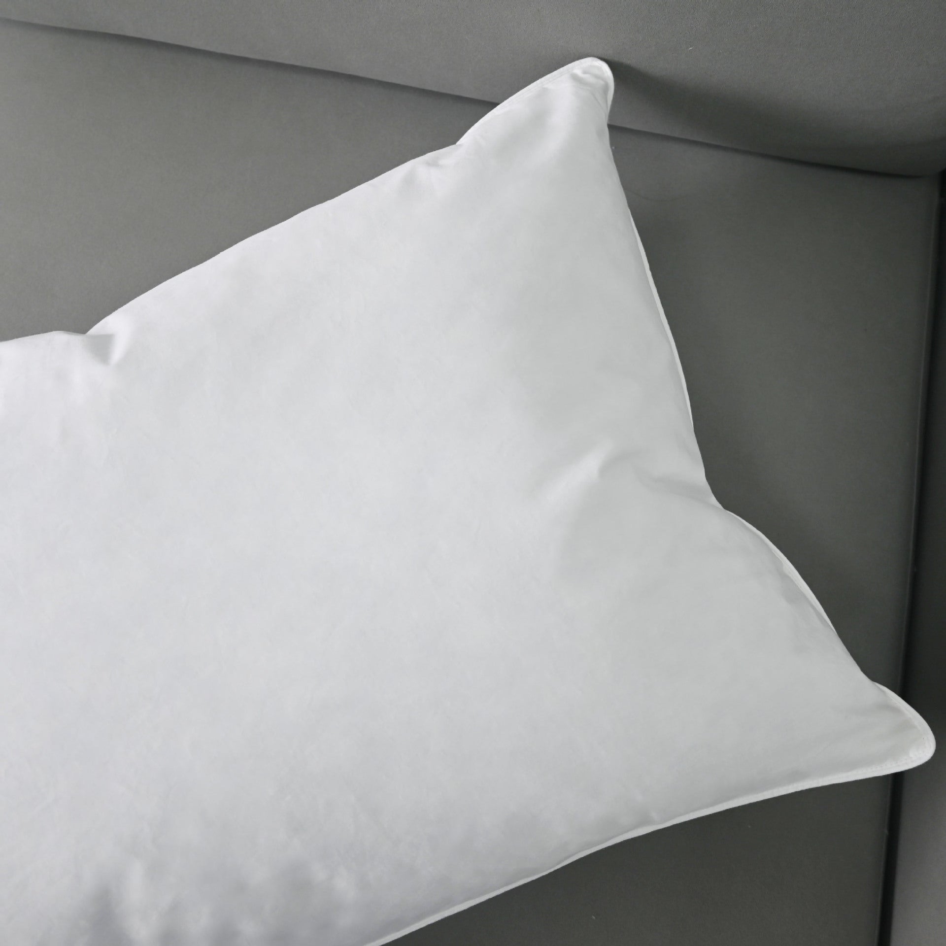 Oreiller en coton et canard gris