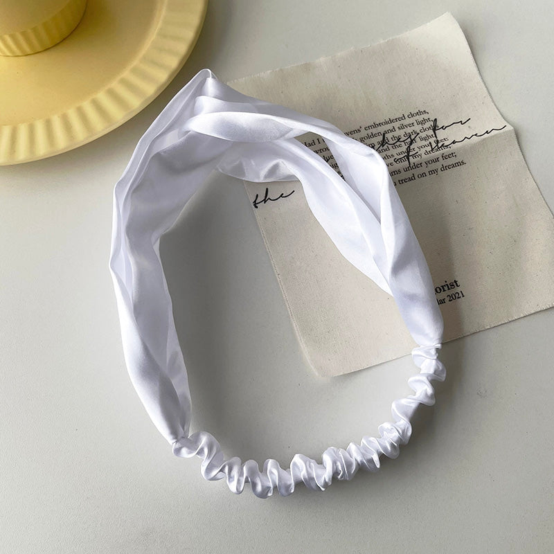 Bande de tête satinée avec cheveux latéraux larges et bande de tête
