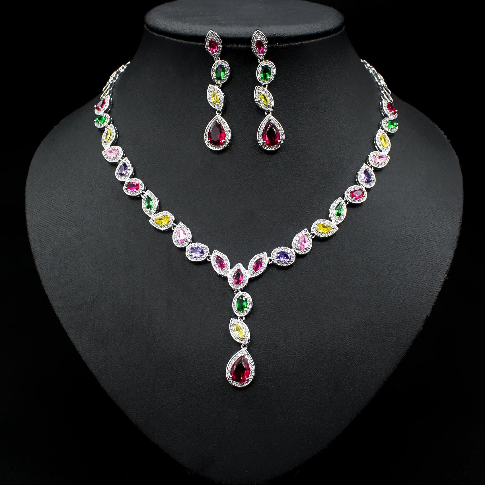 Couleur Zircon Collier Boucles d'oreilles Chaîne de clavicule Robe de mariage de luxe noble femme Trois p