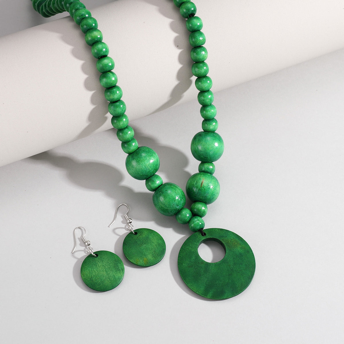Collier en bois de perles et boucles d'oreilles pour femmes