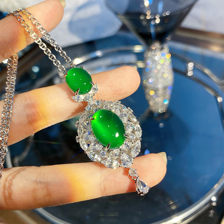 Tempérament Haute Glace Vert Chalcédoine Chaine Clavicule Industrie lourde Plein diamant Zircon In