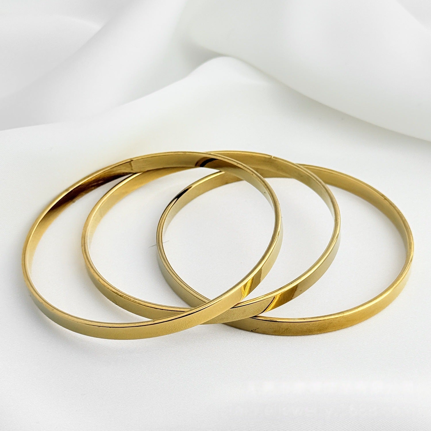 Bracelets en acier inoxydable simple dans plusieurs styles