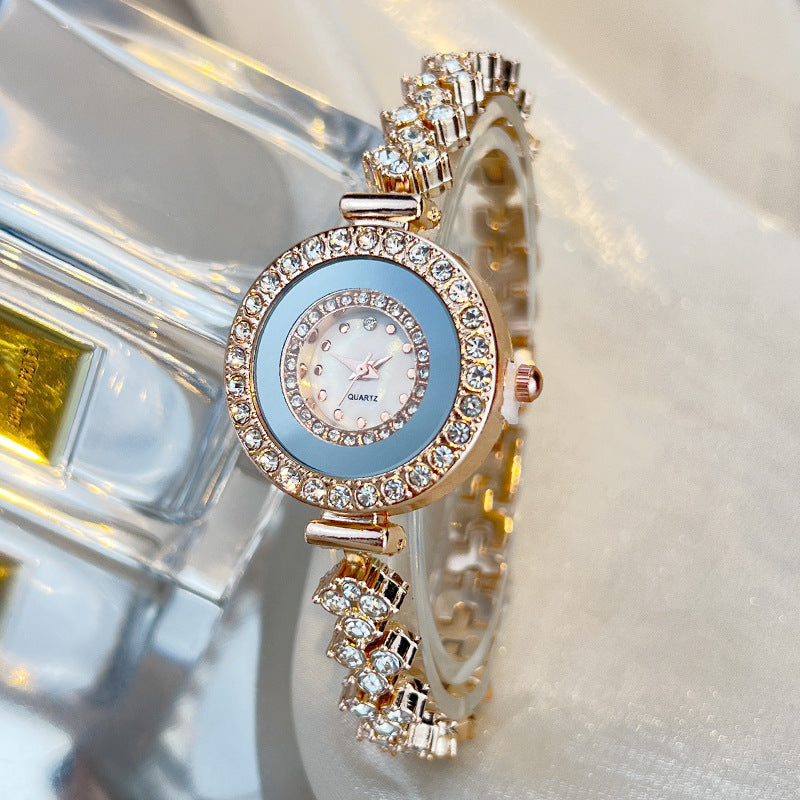 Montre Quartz femme en verre incrusté de diamant