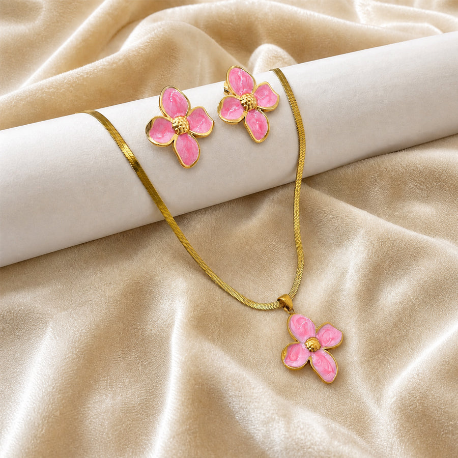 Boucles d'oreilles de fleurs de trèfle à quatre feuilles plaquées or
