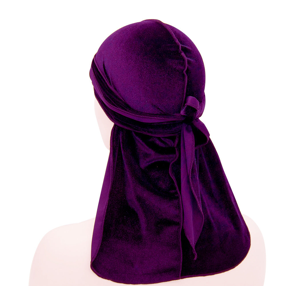 Chapeau à longue queue de velours