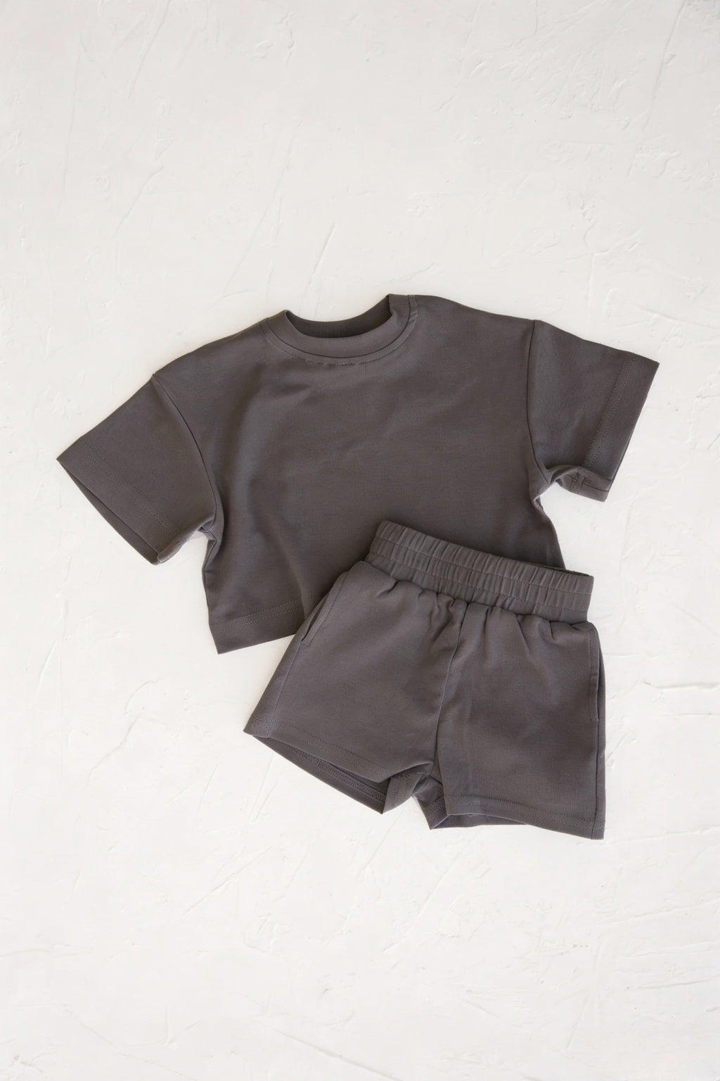 Short-sleeved T-shirt and shorts Two-piece set