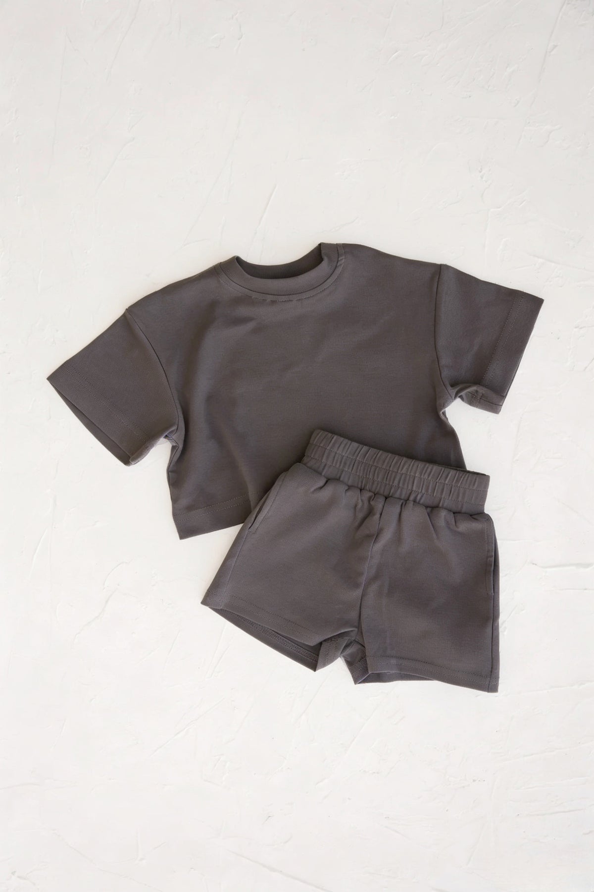 Short-sleeved T-shirt and shorts Two-piece set