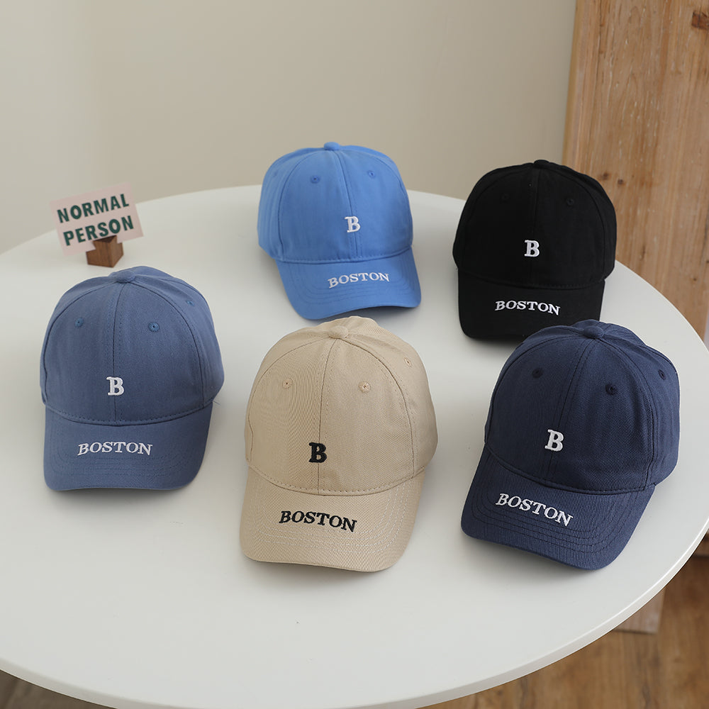 Lettre brodée de couleur unie BOSTON - Une simple et modeable casquette de baseball pour enfants F