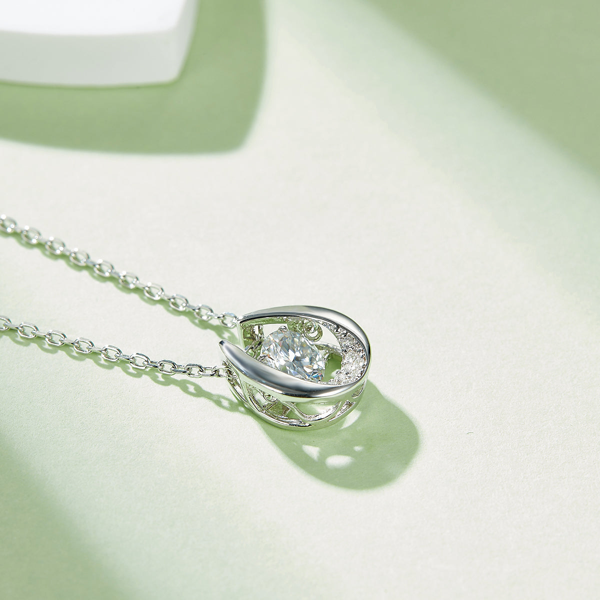 S925 Argent Sterling 0.5ct D Couleur VVS1 Moissanite Collier en fer à cheval 45cm Platine plaquée