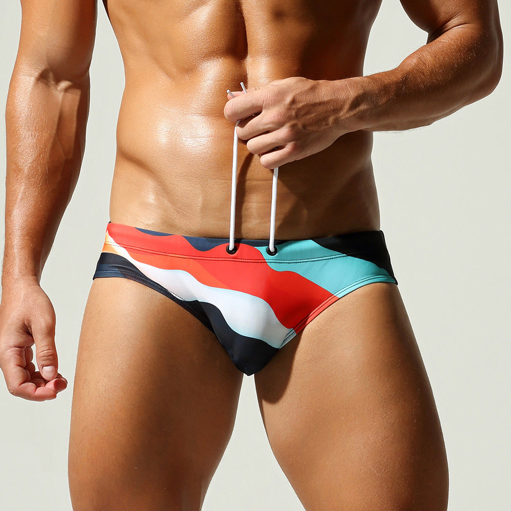 Trunks de plage élégants pour hommes avec un design à rayures arc-en-ciel