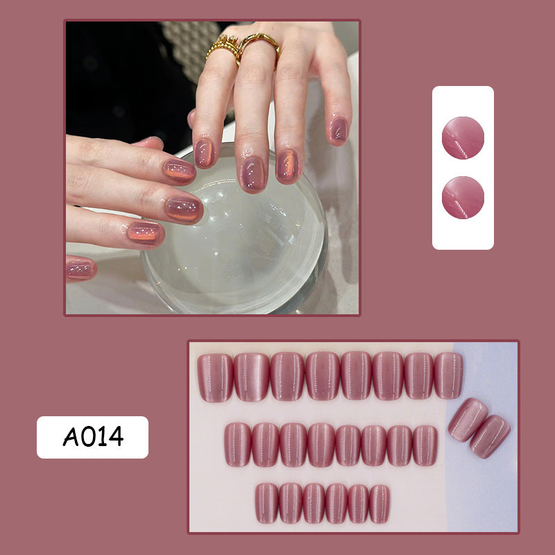 Série d'oeil de chat porter des ongles d'été