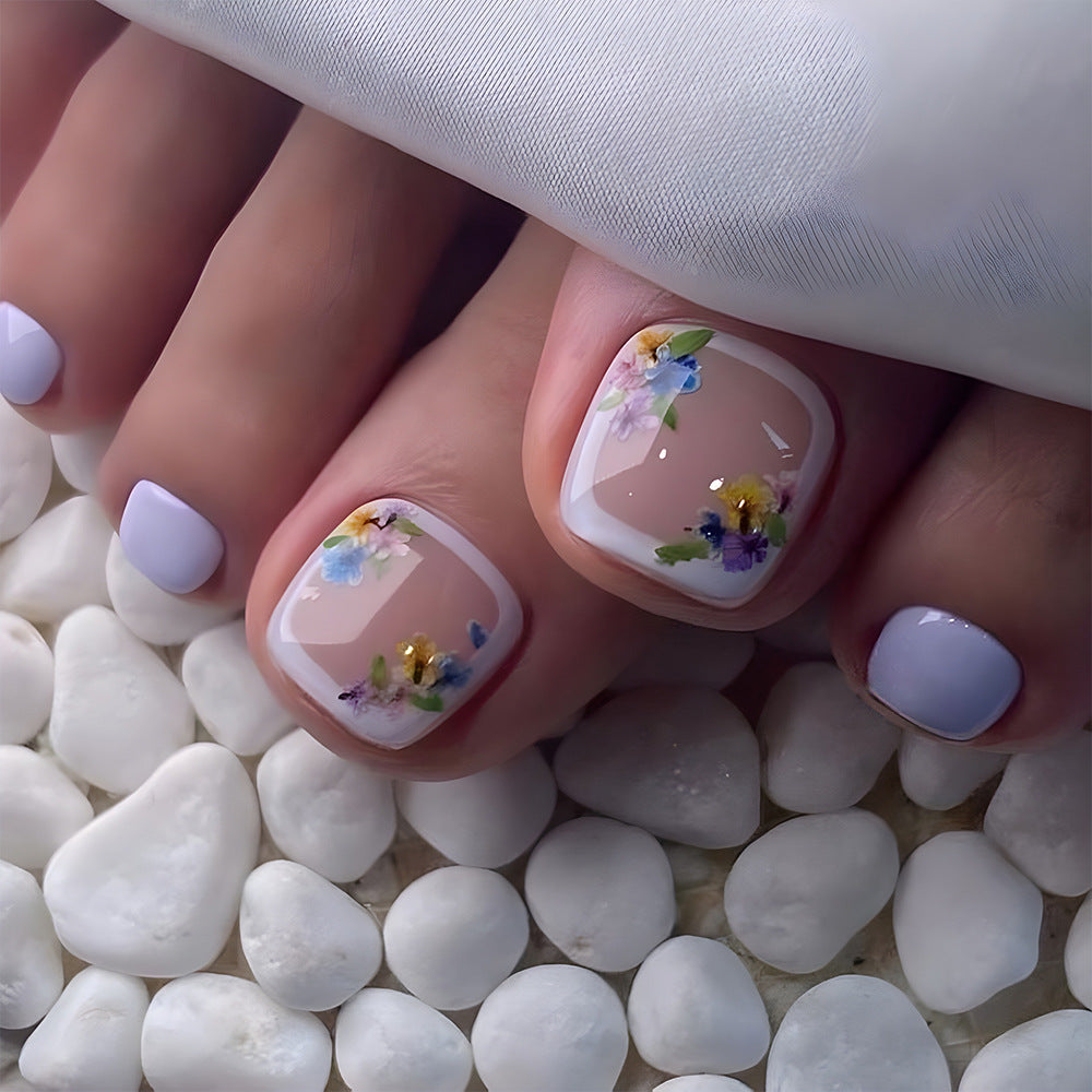 Escargot carré court 24-pièces à la pointe du blanc French Pressing style Flower-shape fake Nails