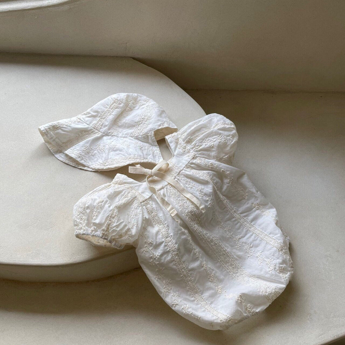 Puff de bébé fille manches une pièce Romper