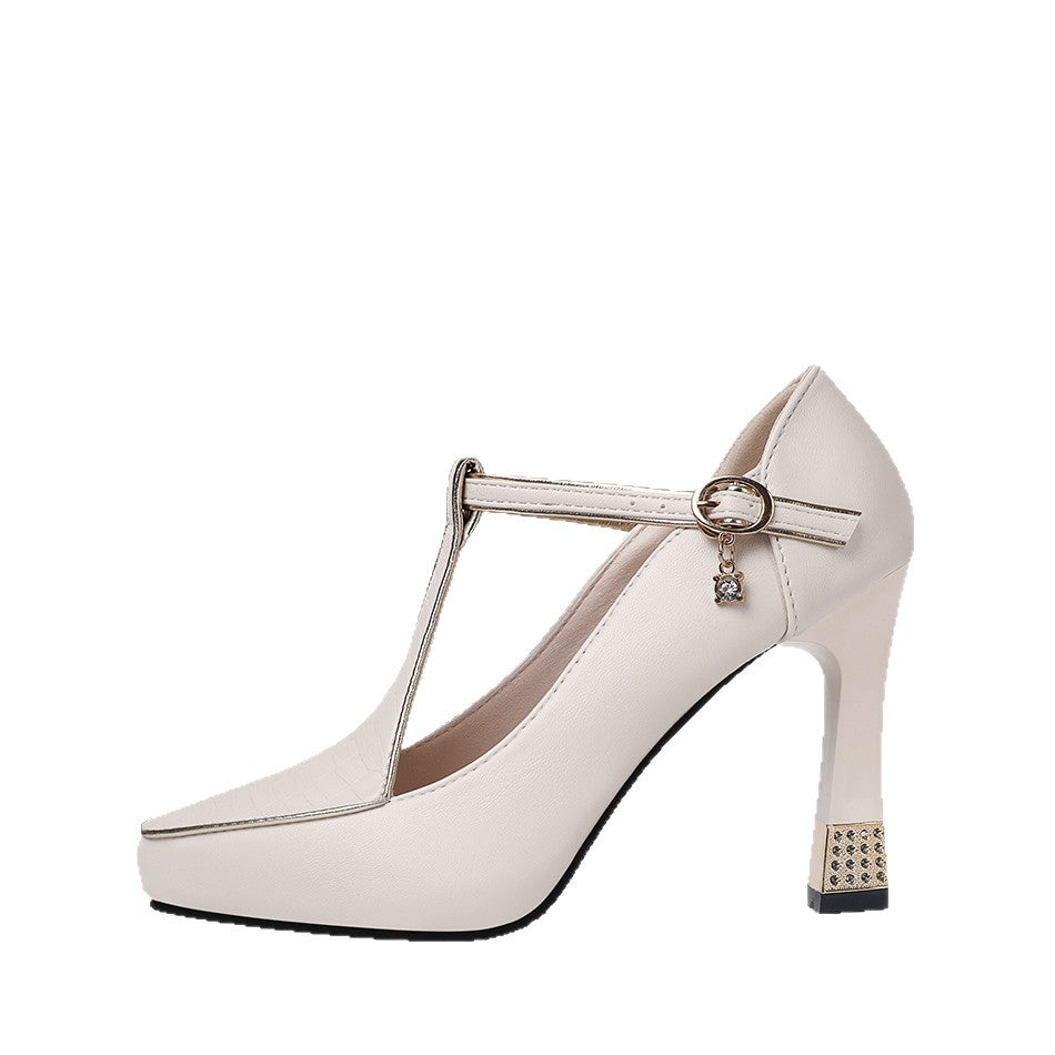 Chaussure femme à talon pointu