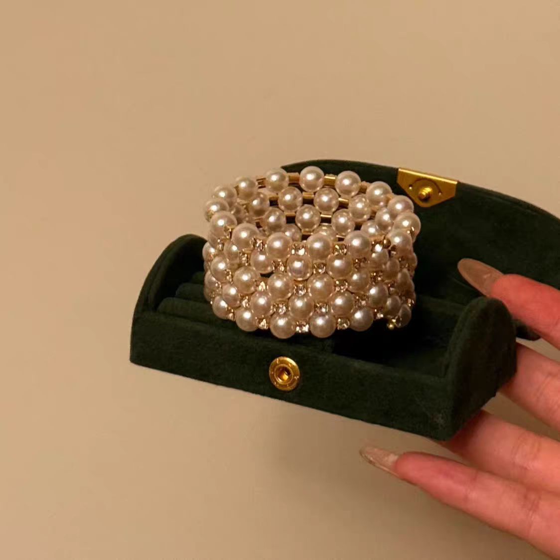 European And American Retro Imitation Pearl Flash Diamond Wide Version Bracelet Niche Acce
