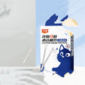 Nettoyant les oreilles des animaux de compagnie