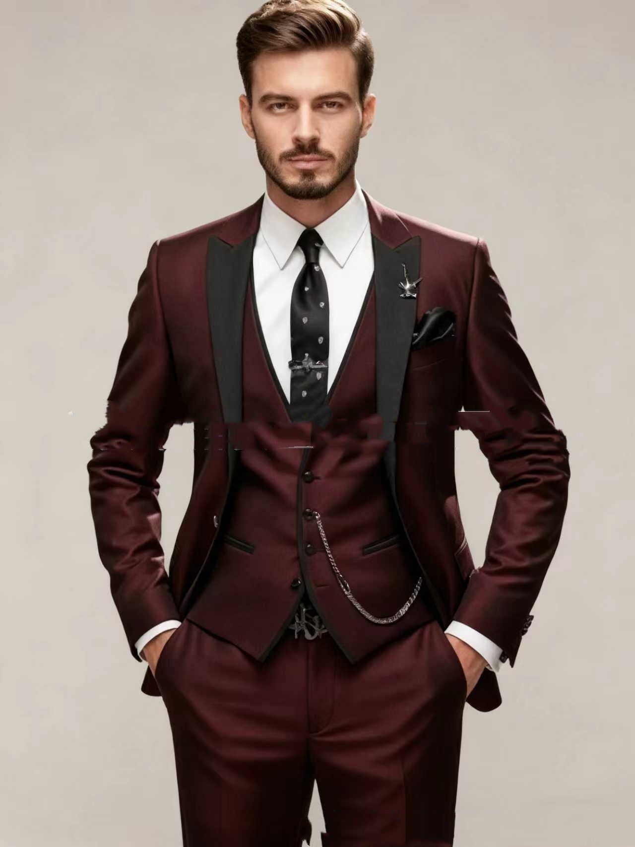Costume trois-pièces pour hommes Costume noir de couleur assortie