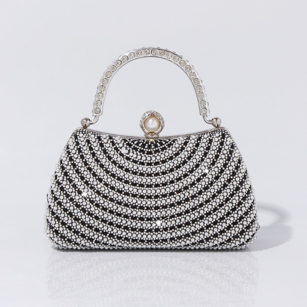 Assainissement du banquet avec perles et diamants