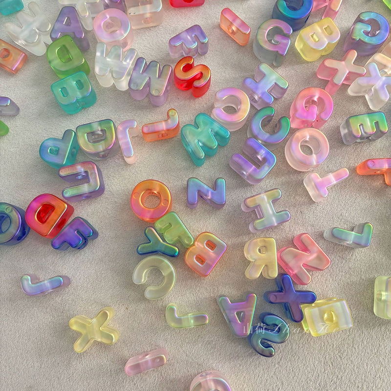 Perles lettre acrylique Matte irisés
