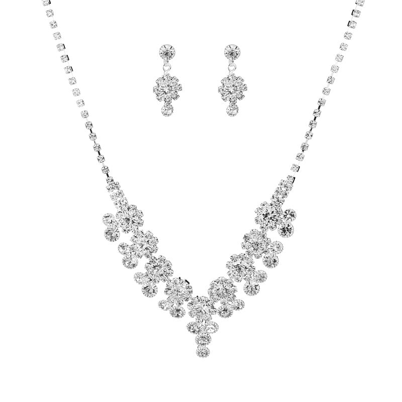 Collier de fleur de strass ultra brillant