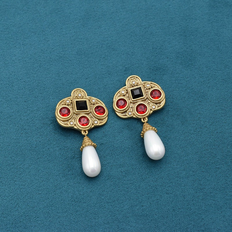 Stud d'oreille de collier de perles en verre incrusté