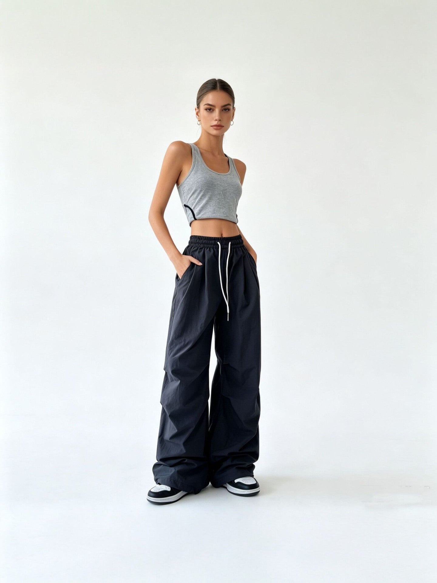 Pantalon de Paratrooper Wide-Leg à séchage rapide pour les femmes avec une taille élastique et un cordon de chargement