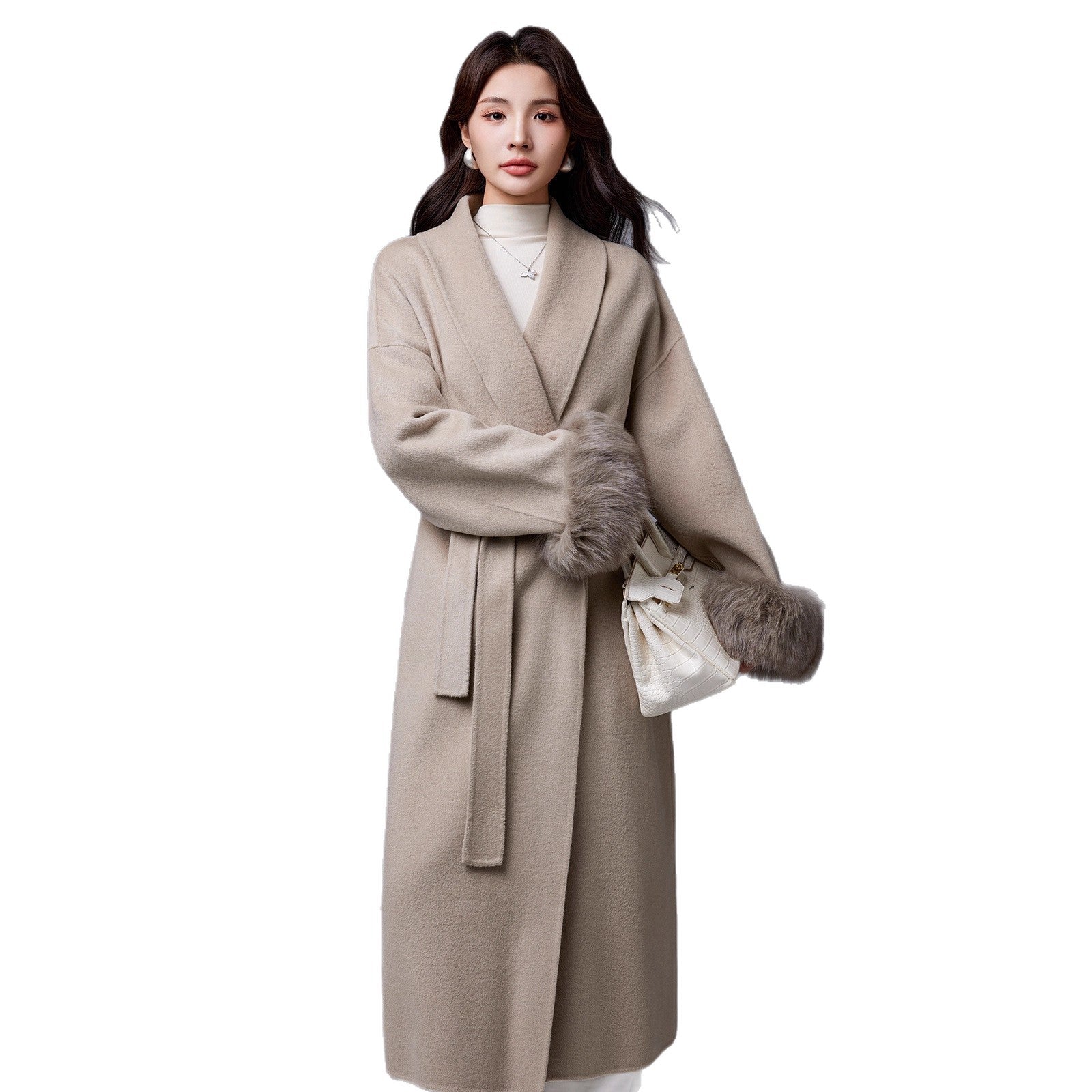 Manteau épais avec manches en fourrure de renard