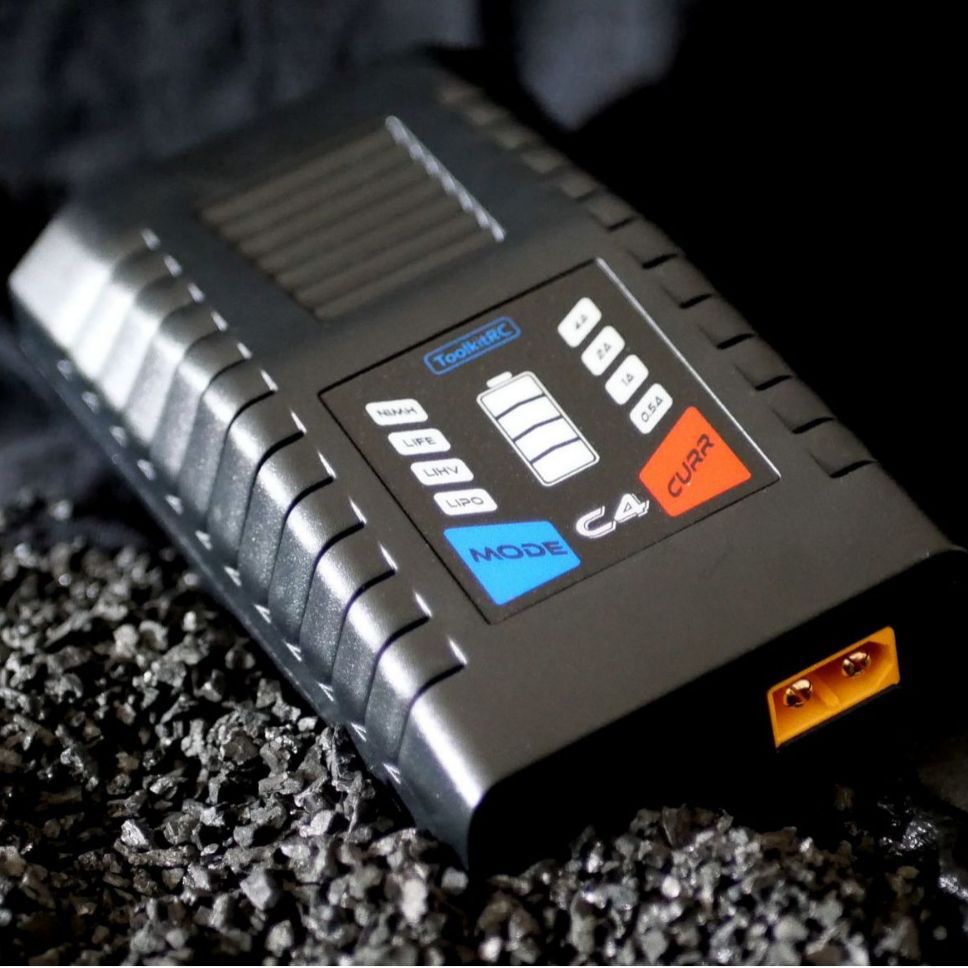 50W 4A ToolkitRC C4 UAV LiPo LiHv LiFe Chargeur d'équilibre simple