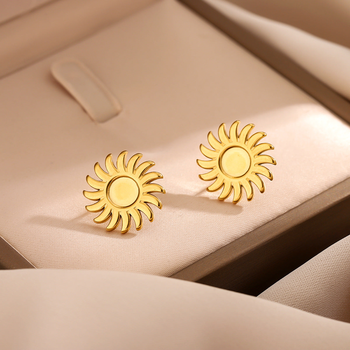 Boucles d'oreilles de mode créative simple Sunflower Acier inoxydable Boucle d'oreille Tempérament exagérée