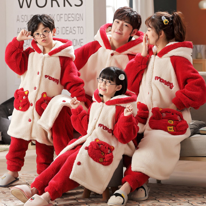 Automne et hiver Parent-enfant Coral Velvet Pyjamas Famille de trois enfants Grande Taille Th