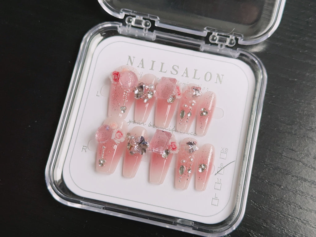 Appuyez sur les ongles T037