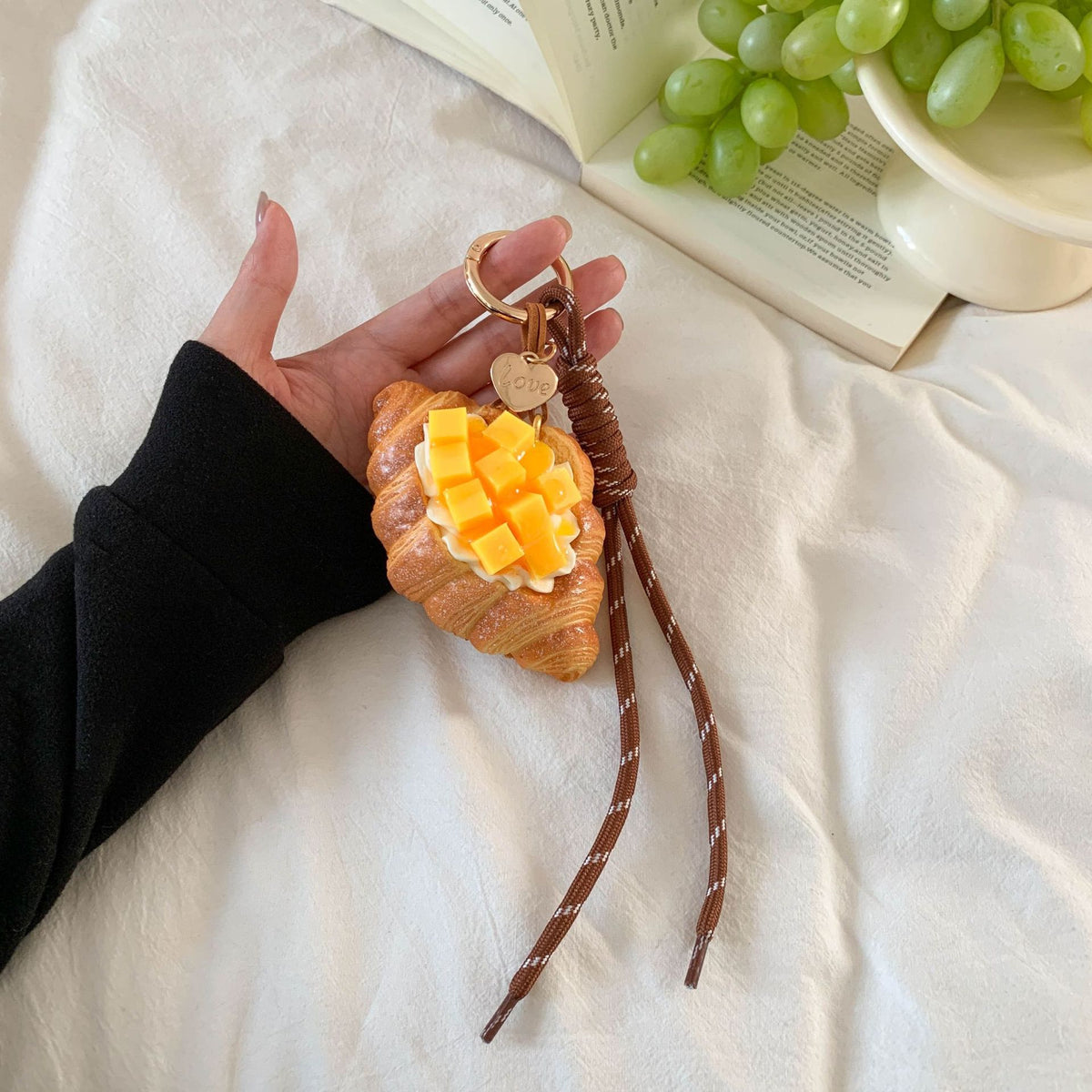 Cozy Après-midi Thé Simulation Crème de fruits Pendentif croissant
