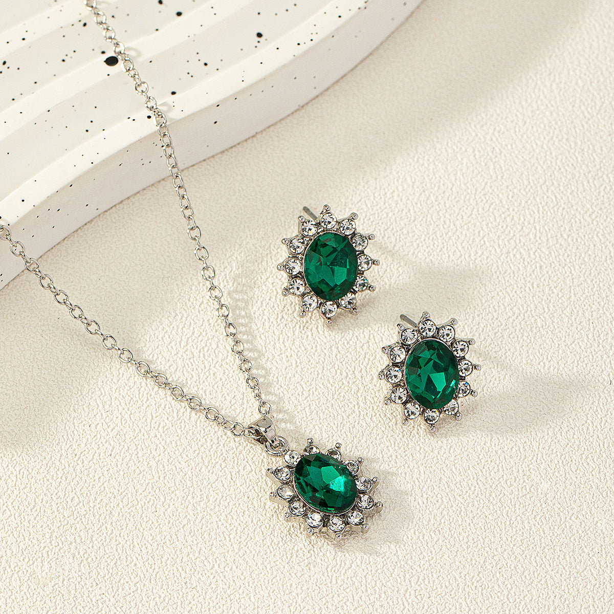 European and American Fashion SUNFLOWER Zircon Ear Stud Collier