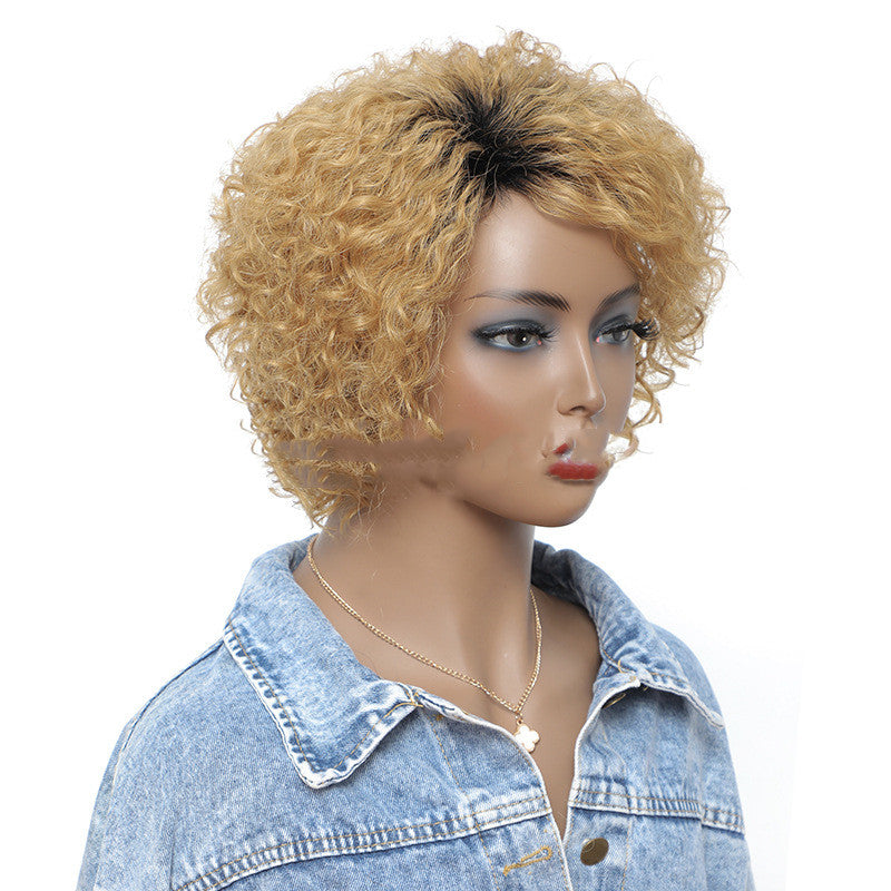 Petite coiffure bouclée