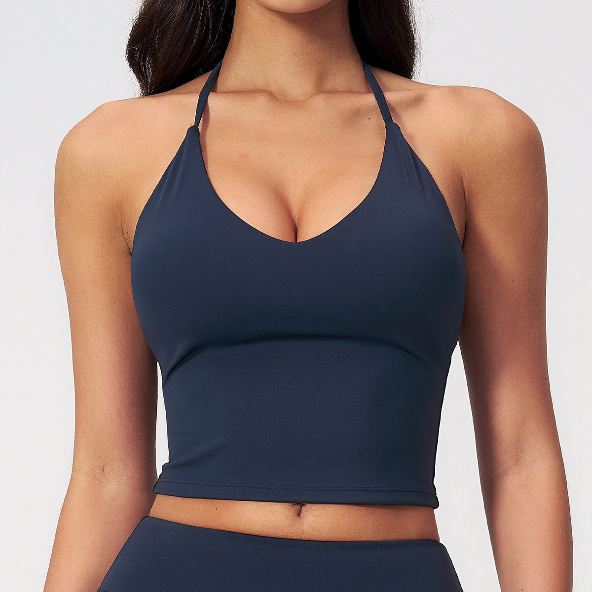 Haut de réservoir de sport pour femmes avec un design Halterneck