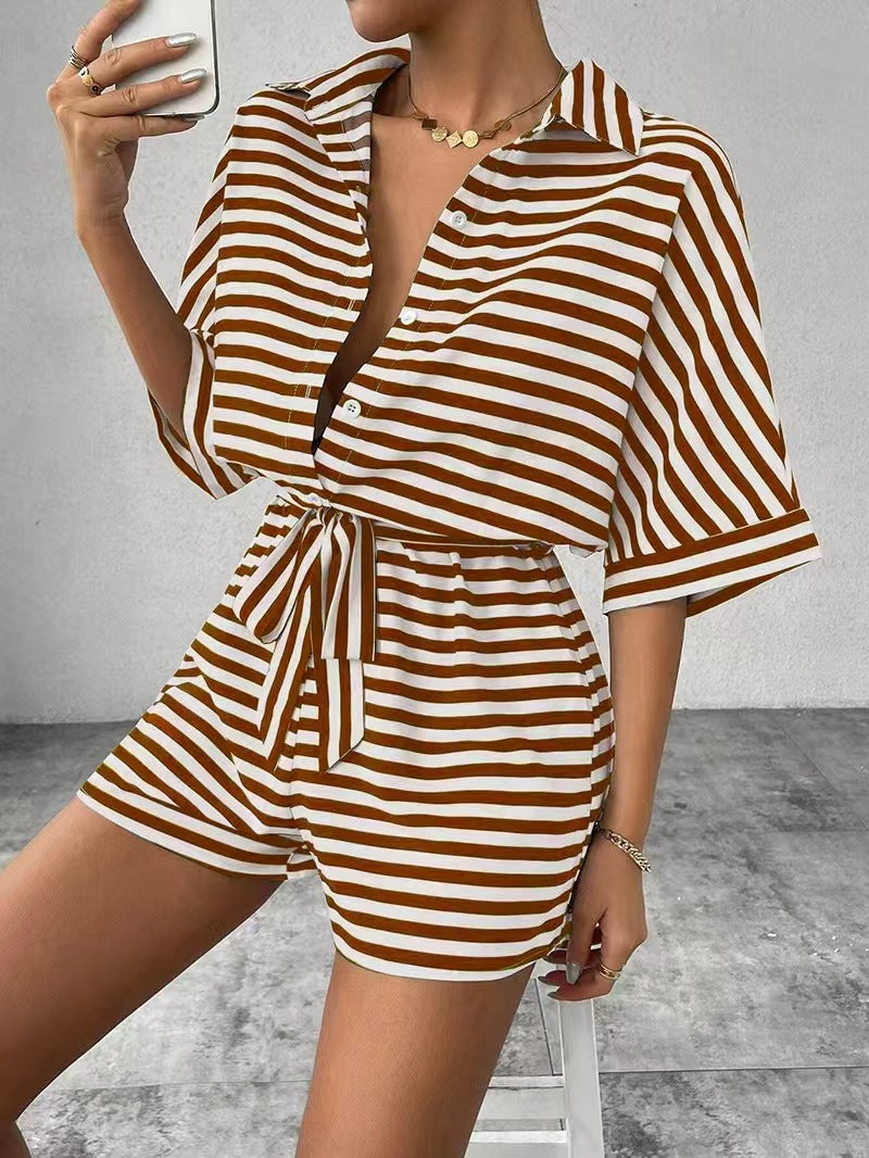 Costume rayé pour femmes