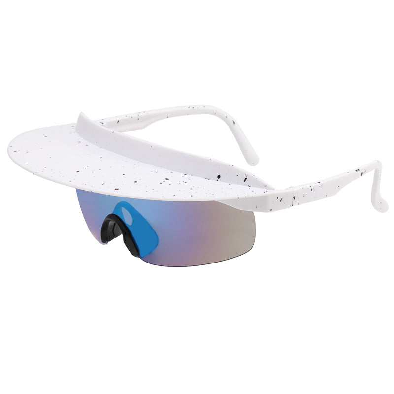 Grande cadre lunettes de vélo sont mode et coloré