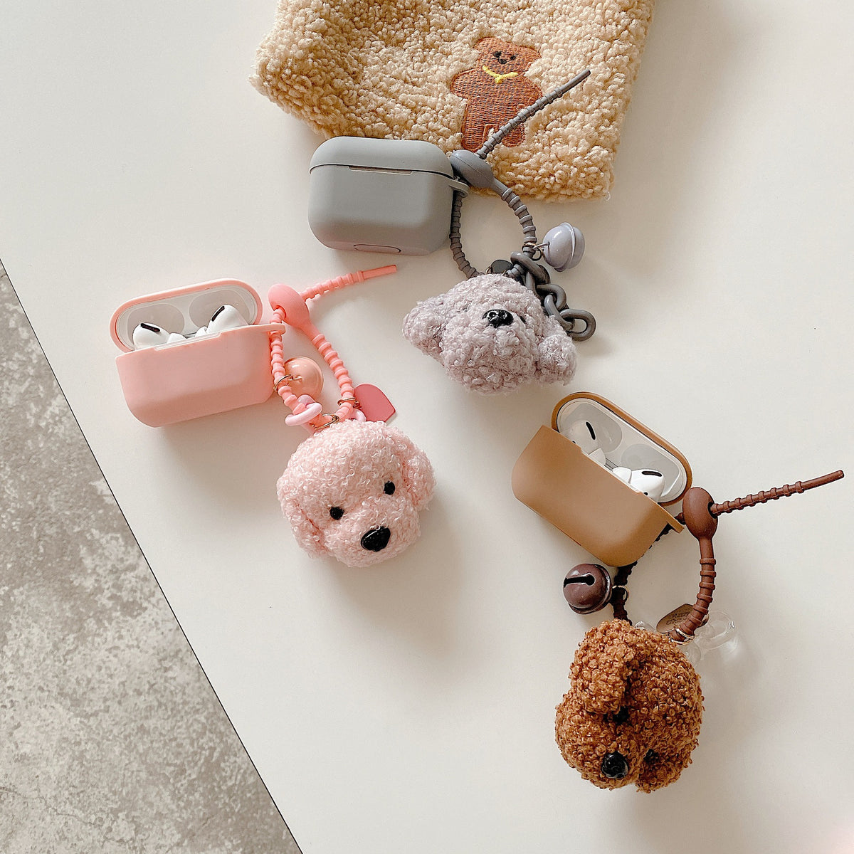 Couverture d'écouteur en couleur solide sans fil Bluetooth Soft Shell Pendentif pour chiots de dessin animé