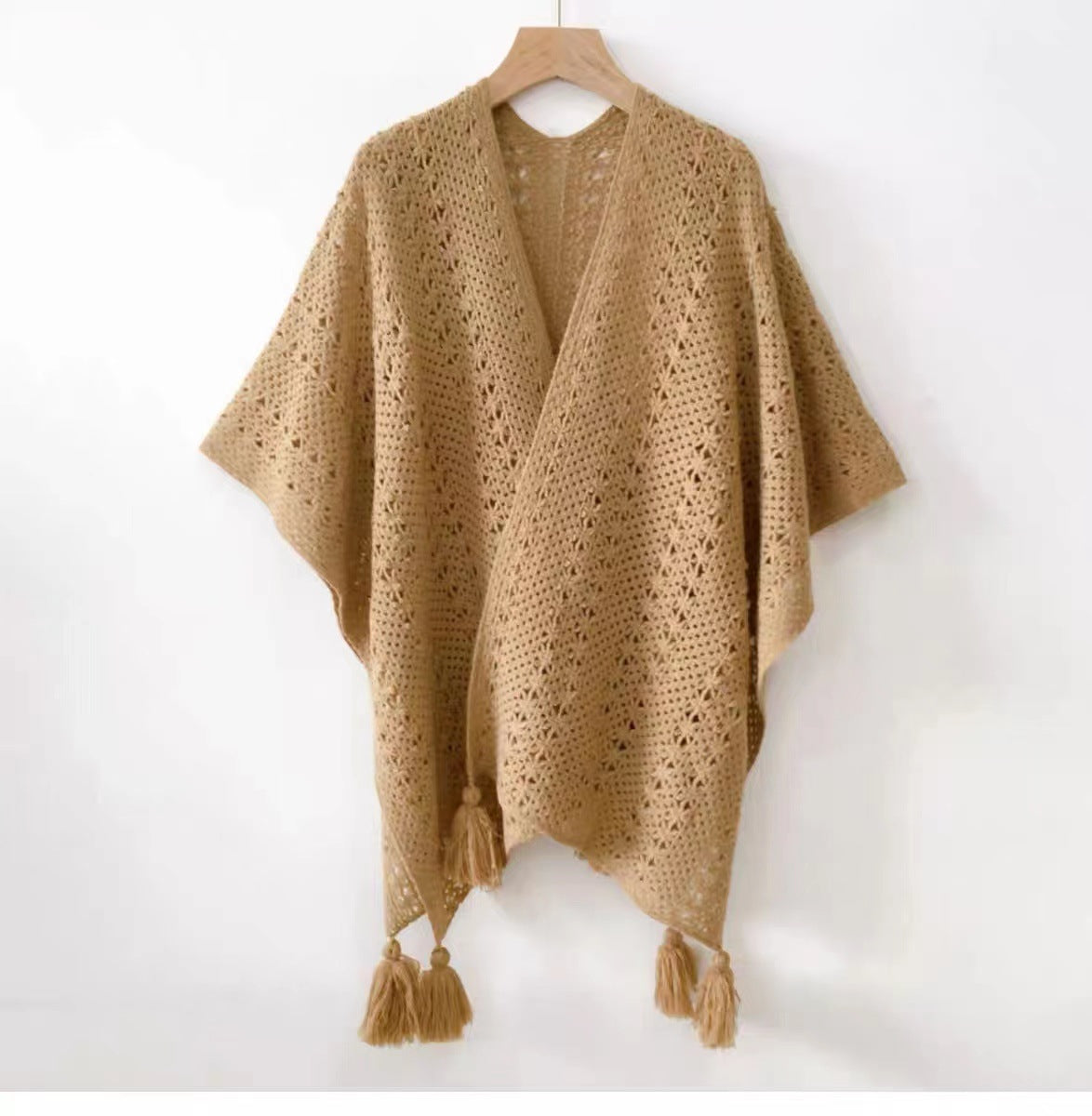 Femmes tricotées Tassel-Trimmed Open-Front Cape Pour les photos