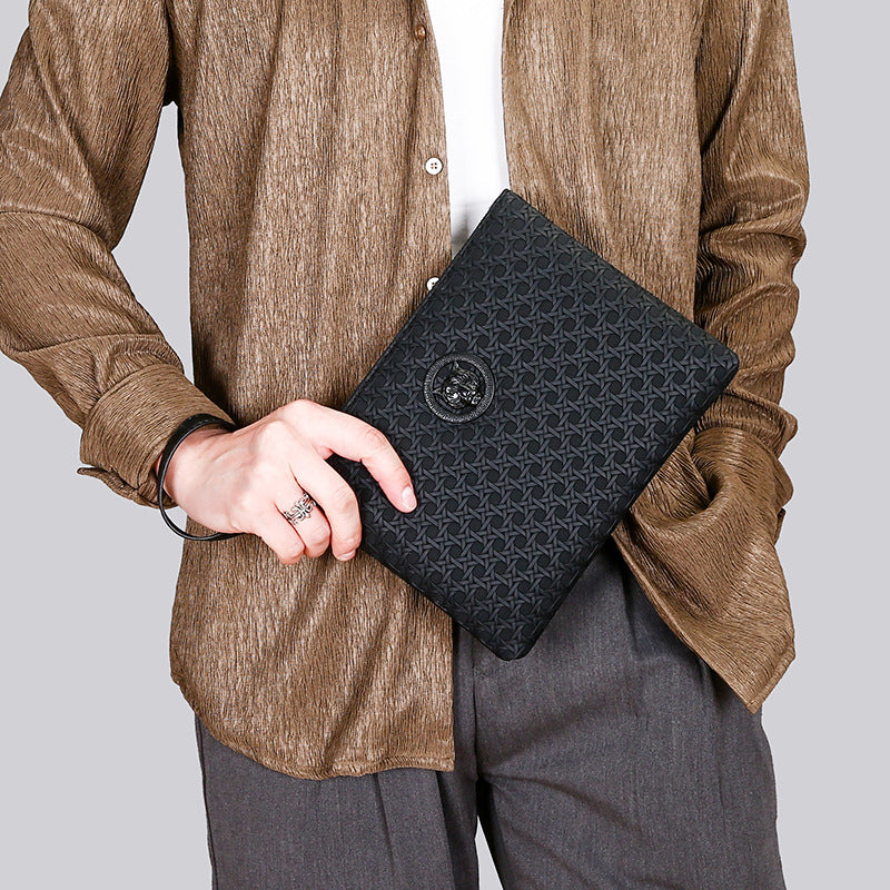 Clutch personnalisé avec un design minimaliste simple et une grande capacité