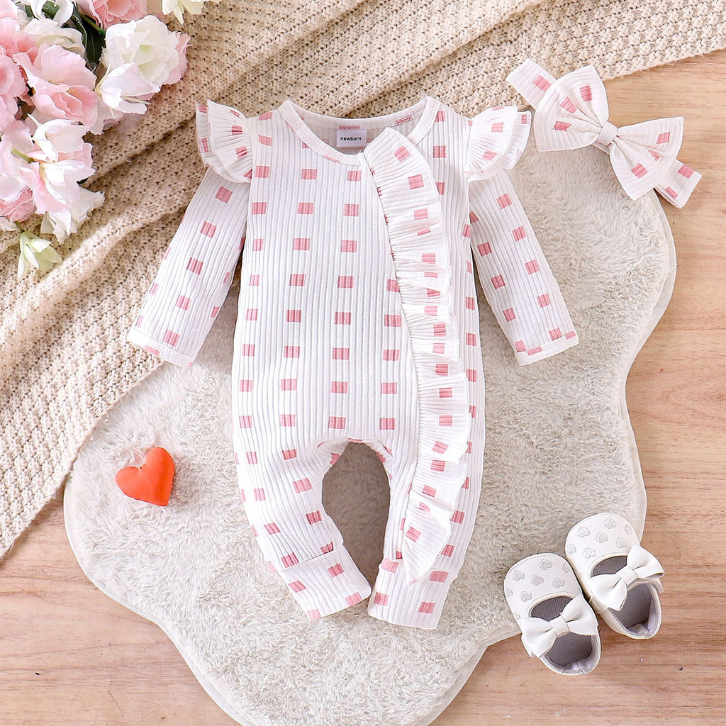 Mignon fille plie bébé à manches longues