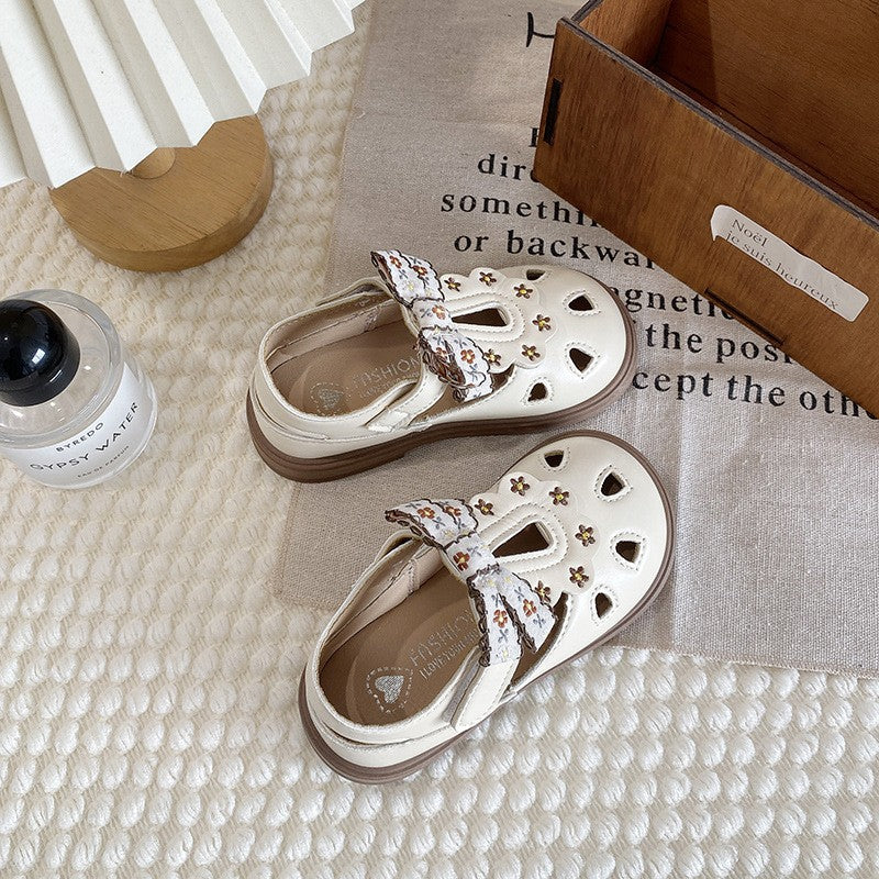 Sandales aux pieds fermés pour filles