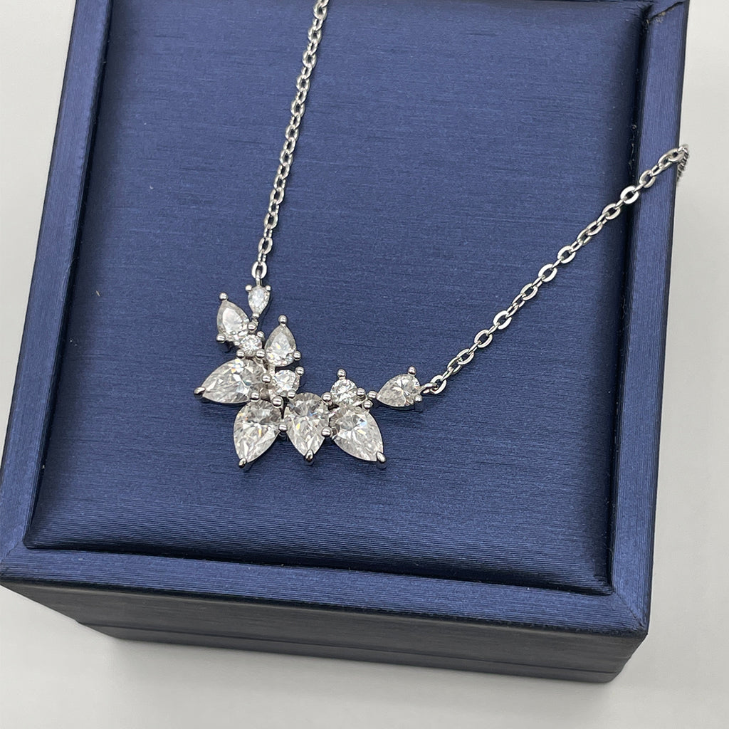 S925 Argent 3.4g Collier en moïsanite en grappe