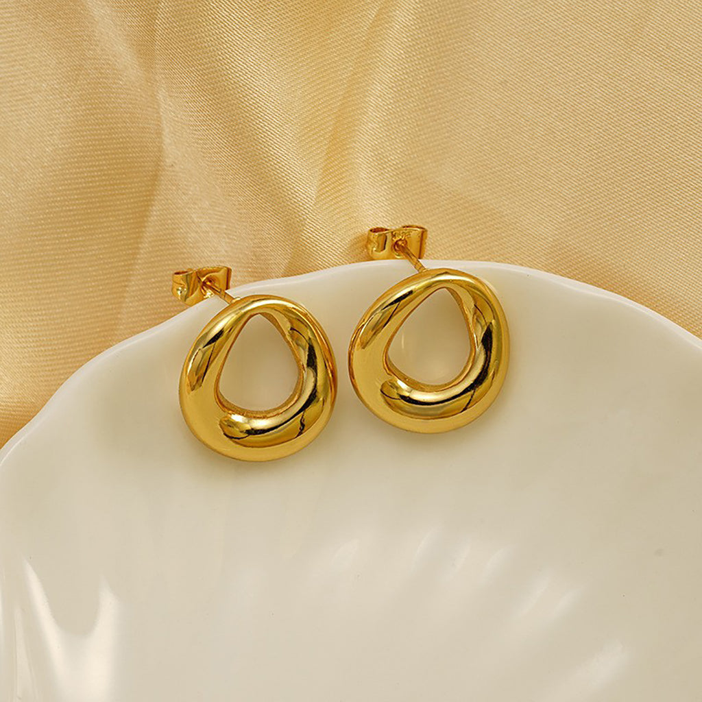 Boucles d'oreilles tendance et accrocheur Une boucle ronde corsée avec électroplaquage