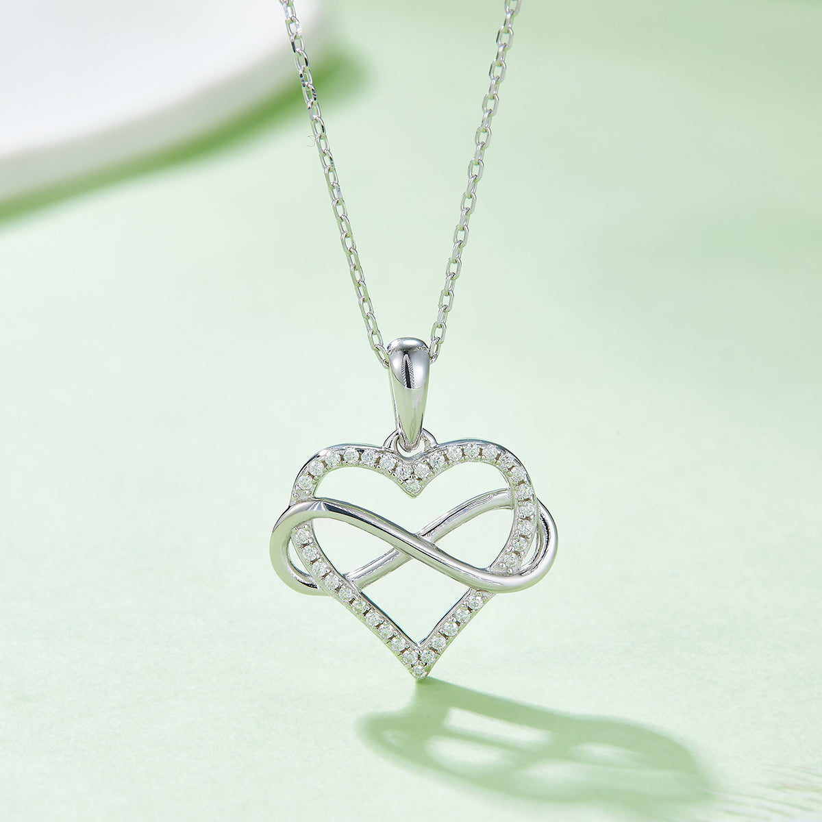 S925 Argent Sterling 4g Collier de coeur infini 45cm 36 Pierre Moissanite Pendentif avec GRA