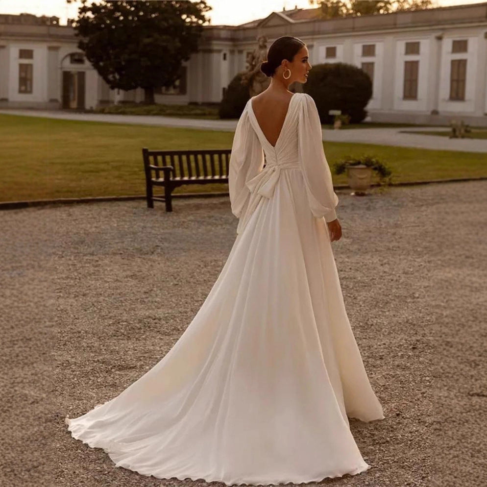 Chiffon nuptial Deep V Satin Long Sleeve Light Yarn Gown