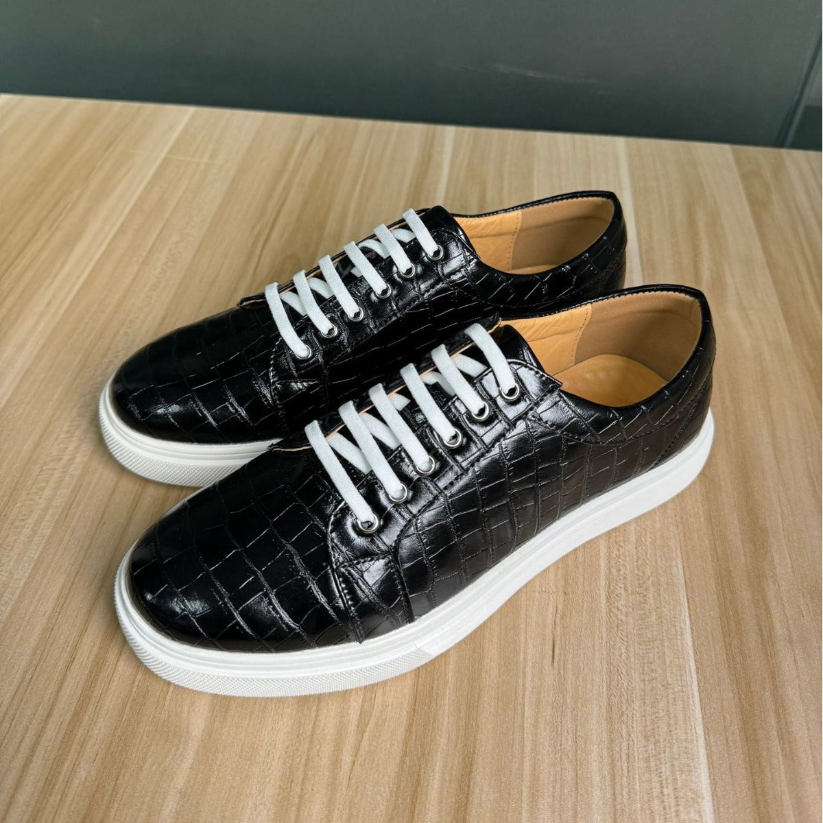 Plus-size Lace-up British-style Personalized Casual Mens Sneakers